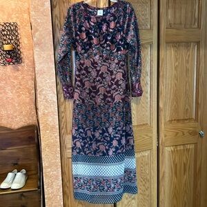 Cabi brand beautiful, colorful long sleeve maxi dress.